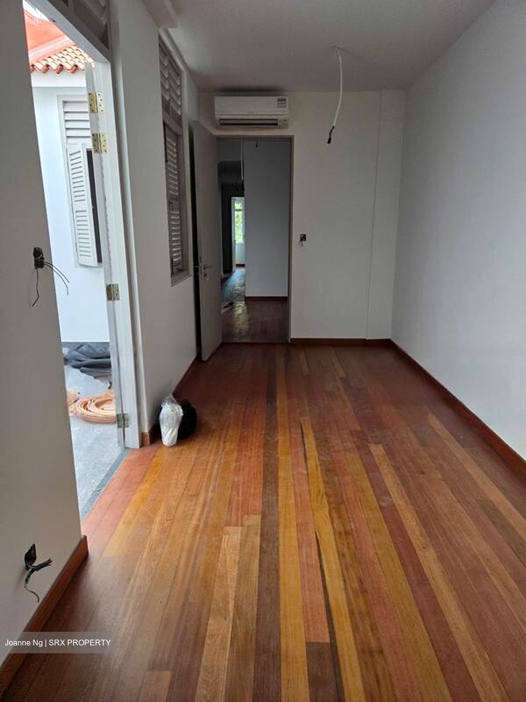 Rowell Road (D8), Retail #477296271